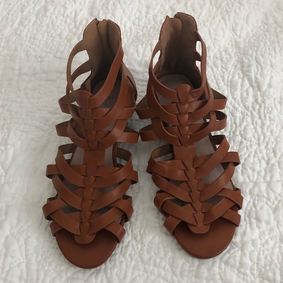 Restricted Shoes - Gladiator sandal with small wedge - 8.5